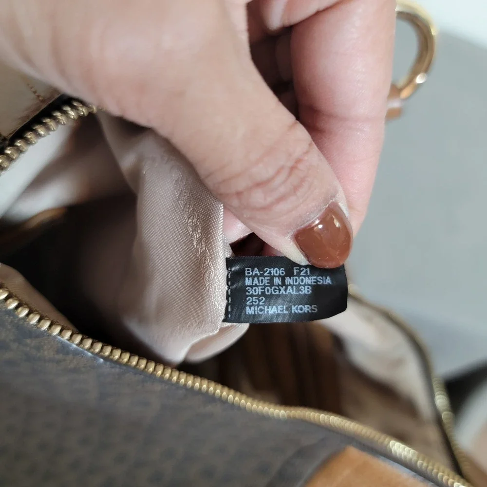 Michael Kors‎ Aria Large Brown Monogram Logo Large Hobo Shoulder Bag Leather